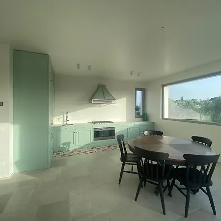 Loredana Villa